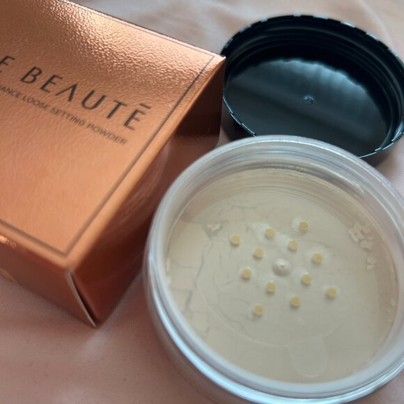 New! Ace Beaute Effortless Radiance Loose Setting Powder - Picture 3 of 4